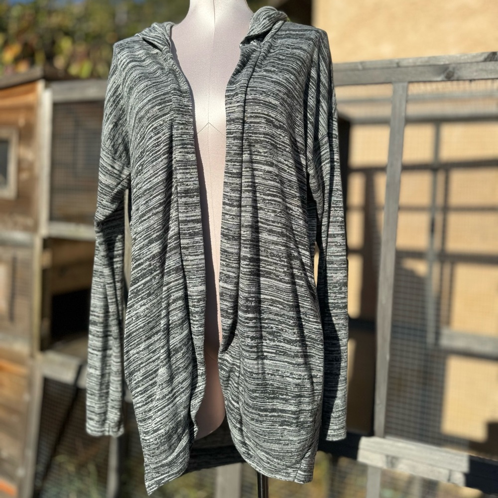Bench Grey & White Cardigan Size L